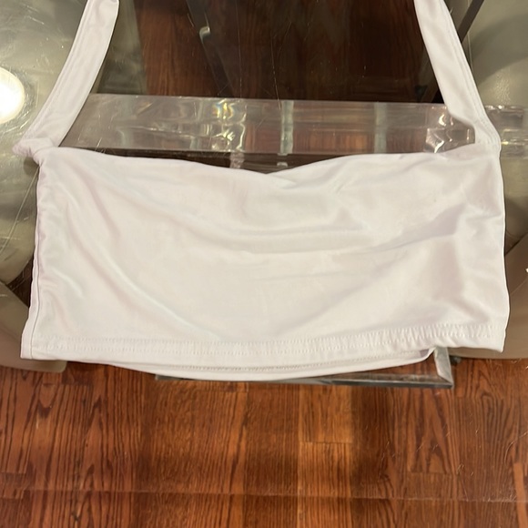 Pretty little thing size for white tie around Bandoo crop top - Picture 2 of 3